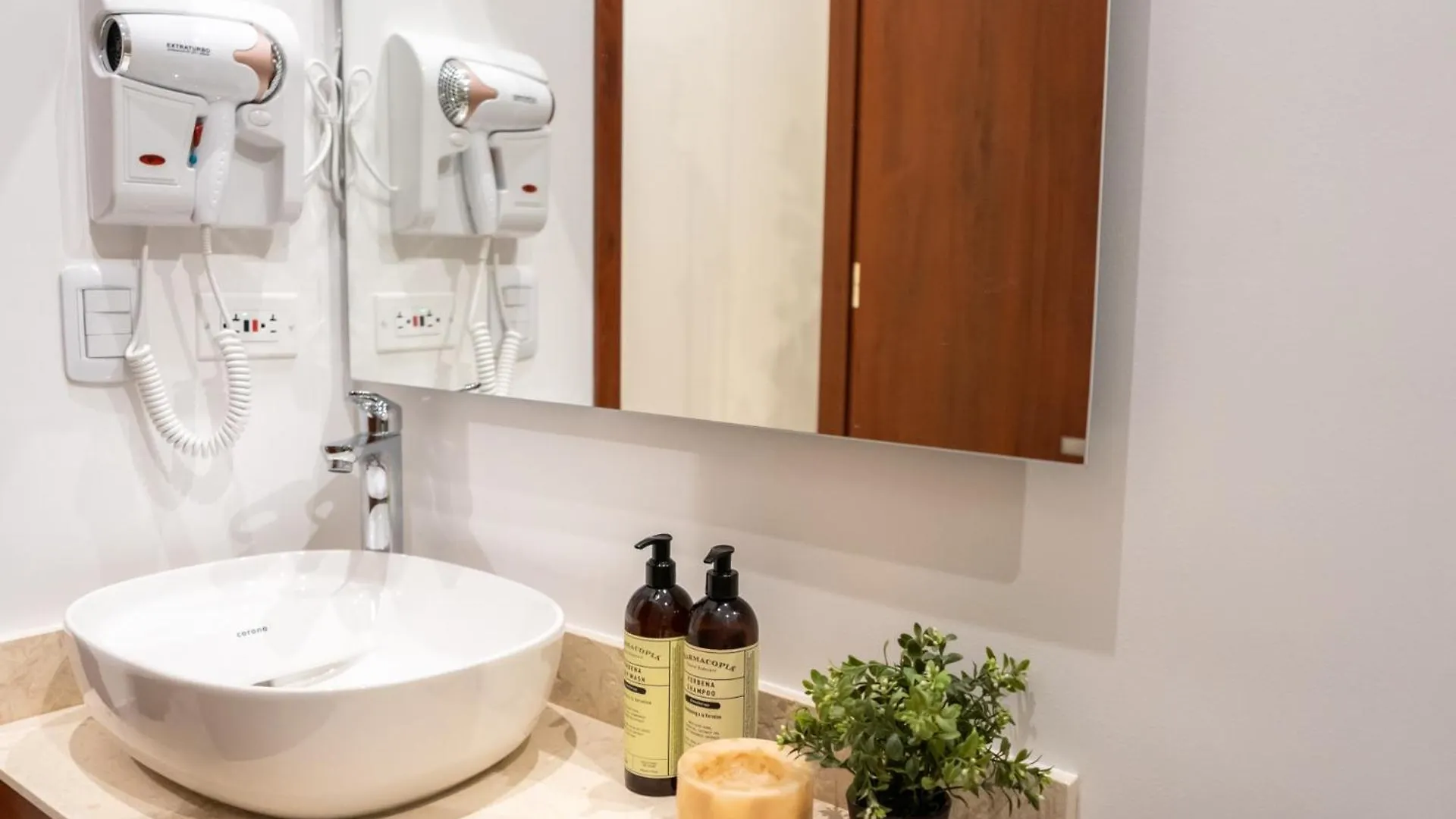 Ganem Suites Cartagena 0*,